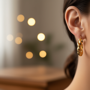 Orecchini a Cerchio Intrecciati Dorati, Placcati in Oro 18K, Gioielli Unisex per Feste - Product Image 2