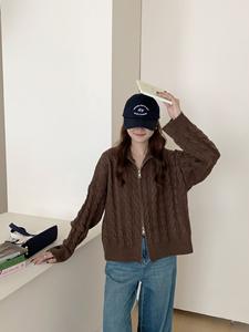 Pull en tricot doux et confortable pour femme TP20, col en V, épais, vintage, hiver, anti-boulochage - Product Image 4