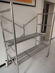 Échafaudage en aluminium en stock avec des tailles personnalisables pour les chantiers de construction et les équipements de levage d'échafaudage - Product Image 2