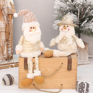 Accessoires de Noël en tissu beige représentant Père Noël et un bonhomme de neige pour décorations intérieures, utilisation en salon. - Product Image 2