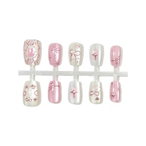 30 قطعة من الأظافر الصناعية القصيرة الملونة بتصميم نجمة وفيونكة وقلب، مجموعة أظافر اصطناعية سهلة التركيب - Product Image 6