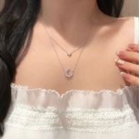 Collier Lune en Moissanite Argentée pour Femme avec Étoiles Scintillantes, Pendentif Chaîne Multicouche Tendance, Idéal pour Anniversaire