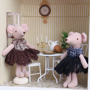 Juego <span class=keywords><strong>de</strong></span> Mesa y Sillas <span class=keywords><strong>de</strong></span> Hierro Forjado en Miniatura, Escala 1/12, Utilizado como Adornos <span class=keywords><strong>de</strong></span> Muebles en Miniatura para <span class=keywords><strong>Muñecas</strong></span>, Decoración para <span class=keywords><strong>Casa</strong></span> <span class=keywords><strong>de</strong></span> <span class=keywords><strong>Muñecas</strong></span> - Product Image 4