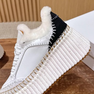 Chaussures de course respirantes en maille pour femmes, rehaussantes et chaudes, style automne-hiver, personnalisables pour la marche, par des créateurs de mode - Product Image 5