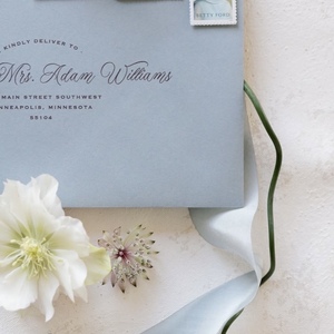 Juego de Invitaciones de Boda de Lujo con Impresión Tipográfica, Monograma en Relieve Personalizado, Papel Elegante, Cinta Decorativa, Tarjeta de Felicitación con Detalles de RSVP - Product Image 4