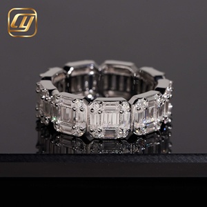 Anillo de Plata 925 Brillante con Múltiples Halo de Diamantes Cultivados en Laboratorio, Claridad VVS2, Corte Excelente, Certificado IGI, Corte Brillante, Lujoso - Product Image 4