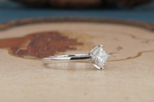 Bague en or massif 14 carats avec diamant de laboratoire pour femme, certifiée IGI, bague de fiançailles en diamant synthétique, bijoux élégants et raffinés pour mariage - Product Image 2