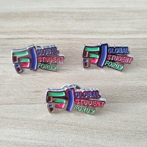 เข็มกลัดโลหะเคลือบสีแวววาวแบบนุ่มสลักลายการ์ตูนอะนิเมะแบบกำหนดเองดีไซน์ผู้ผลิตออกแบบได้ - Product Image 1