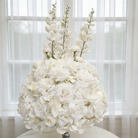 Boule de fleurs artificielles en soie blanche de haute qualité, décoration moderne durable pour table de mariage, fenêtre de demande en mariage et exposition