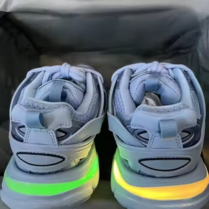 Vente en gros usine : Baskets de running rétro, tendance mode, modèle Track 3.0, en maille LED, à lacets, pour femmes et hommes, style marche - Product Image 5