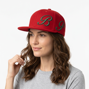 Casquette snapback rouge à 6 panneaux avec lettre B et P brodée verte sur le panneau avant, unisexe, style décontracté - Product Image 3
