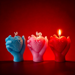 Artistic Hand Figurine Holding Human Heart Scented Candle Novelty Desktop <b>Ornament</b> For Valentines Day <b>Couple</b> Gift Decoration - Product Image 2
