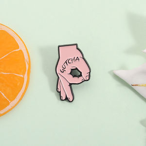 GOTCHA OK gesto esmalte Pin divertido juego creativo mano signo broche solapa insignia joyería regalo para niños amigos al por mayor - Product Image 2
