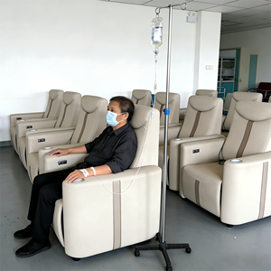 كرسي طبي حديث التصميم للعيادات سهل التنظيف كرسي طبي جلدي للمستشفيات قابل للتعديل كهربائيًا - Product Image 2