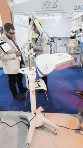 Máquina de Terapia Capilar con Láser Nd:YAG Q-Switched de 650nm para el Crecimiento del Cabello y Tratamiento de Alopecia <span class=keywords><strong>Areata</strong></span> con Enfriamiento por Aire - Product Image 3
