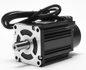 Motor Servo AC Trifásico Ao Ning <span class=keywords><strong>90ST</strong></span>--<span class=keywords><strong>M04025</strong></span>, 220V, IE3, IP65, Impermeable, 1.0kW, Montaje con Brida, 2500 RPM, Control para Robots Móviles - Product Image 1