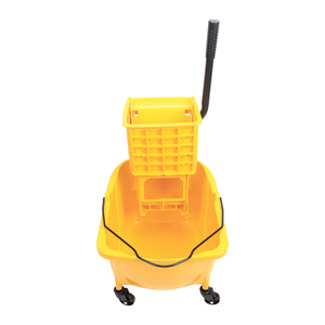 2L औद्योगिक वाणिज्यिक सफाई पीले प्लास्टिक की मोप बाल्टी रिंगर पहियों के साथ - Product Image 4