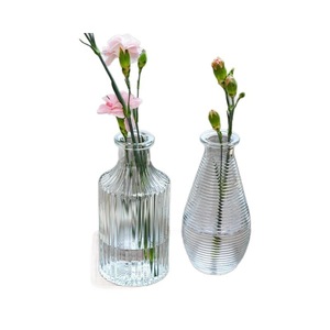 Modern Elegant Luxury Transparent Ribbed Bud <strong>Small</strong> Mini <strong>Flower</strong> Floral Soda Lime Glass Tabletop <strong>Vase</strong> Home Wedding Office Decor - Product Image 5
