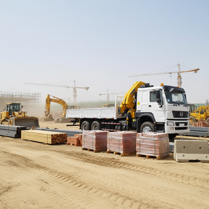 أفضل شاحنة رافعة من مصنع سينوتراك هوو بحمولة 10/12/14/16 طن، شاحنة مزودة برافعة - Product Image 2