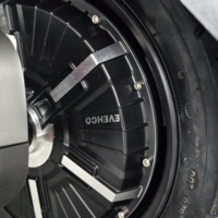 Scooter électrique à autonomie étendue, châssis stable, siège confortable pour les trajets urbains quotidiens, vente en gros