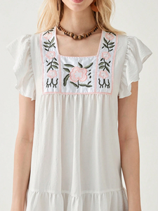 Robe maxi décontractée blanche pour femmes, 100% coton, avec broderie machine, taille naturelle et lavable - Product Image 3