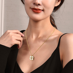 <span class=keywords><strong>Collana</strong></span> da Donna 2025 con <span class=keywords><strong>Quadrifoglio</strong></span> e Ciondolo a Cuore Magnetico, Catena in Acciaio Inossidabile, Charm a Cuore per Matrimoni, Regalo Portafortuna - Product Image 2