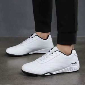 Chaussures de sport décontractées pour hommes à semelle en caoutchouc, chaussures de course, chaussures de voyage en cuir respirantes et tendance - Product Image 3