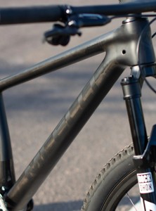 Bicicleta de Montaña Elite <span class=keywords><strong>SRAM</strong></span> AXS 12s de Fibra de Carbono, Sillín Impreso en 3D, Pedales Ordinarios Ultraligeros Premium para Carreras XC Avanzadas - Product Image 2