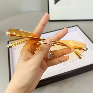 แว่นกันแดดราคาถูกจากโรงงาน ดีไซน์โดดเด่นทันสมัย แว่นกันแดดลำลองน้ำหนักเบาอเนกประสงค์ - Product Image 4