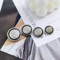 Kancing Mahkota Paduan Seng 20mm yang Modis, Desain Berlian Dekoratif Sederhana Retro, Ramah Lingkungan, Kancing Kecil Beraroma untuk Jas dan Cardigan