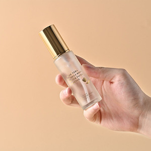 Chai xịt mỹ phẩm thủy tinh tròn mờ cao cấp 50ml, chai đựng kem nền, sữa dưỡng thể 50ml rỗng kèm vòi bơm serum vàng - Product Image 4