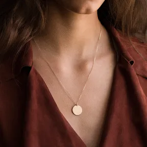 E-Manco personalizado romántico personalizado colgante plateado collar minimalista grabado moneda joyería mujer Acero inoxidable cuello cadena