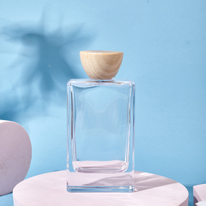 Flacon de parfum vide en verre transparent, flacon en verre à fond épais avec un espace noir - Product Image 2
