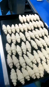 Machine de fabrication de croissants surgelés CE 40g, machine de mise en forme de rouleaux croissants crus, machine de boulangerie pour les entreprises - Product Image 6