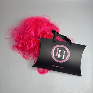 Sac en papier noir de luxe 36x26x6cm avec poignée en satin et logo personnalisé, idéal pour l'emballage de perruques et de mèches de cheveux, sac cadeau, boîtes en papier pour entreprises - Product Image 1