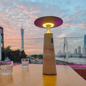 Lampe de table LED Wuji Life rechargeable à commande tactile pour une utilisation à la maison et en extérieur - Product Image 1