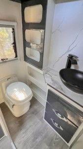 Venta al por mayor de autocaravana de 15 pies con las mejores instalaciones 4x4 RV en venta tienda en la azotea toldo eléctrico más bajos <span class=keywords><strong>precios</strong></span> de fábrica - Product Image 5
