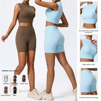 Ensemble de yoga 2 pièces respirant et léger pour femme : Brassière de sport sans manches à col montant et short cycliste taille haute pour la gym et le fitness