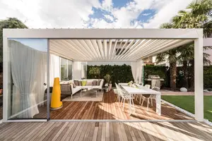 Precios de fábrica Gazebo personalizado Apertura motorizada Persiana de vidrio deslizante Parasol Impermeable Pérgola de aluminio bioclimático