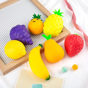 Pelota Antiestrés de TPR Personalizada con Forma de Verduras y Frutas, Juguete Sensorial Blandito y Sostenible: Patata, Zanahoria, Fresa, Naranja, Berenjena - Product Image 2