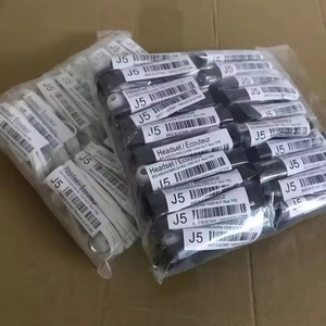 Vente en gros d'écouteurs filaires <span class=keywords><strong>J5</strong></span> intra-auriculaires avec micro pour smartphones Samsung S8 S9 S4 S5 - Product Image 4