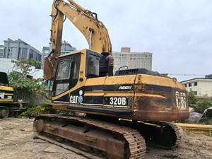 Excavadora japonesa usada de 20 toneladas, Caterpillar 320BL, en oferta. - Product Image 4