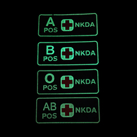 Venta al por mayor de sangre grande tipo luminoso PVC A + B + AB + O + insignia de moral táctica parches de gancho y bucle