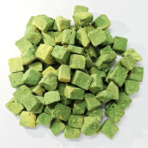OEM Pet tratta grossista cubo di erba di gatto di alta qualità naturale a cubetti di erba di gatto ad alto contenuto proteico cibo per cani per gatti liofilizzato - Product Image 1