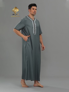 เสื้อคลุมสำหรับละหมาดผู้ชาย Al Haramain ผ้าโพลีเอสเตอร์ผสมวิสโคส แขนสั้น ลายชนเผ่า เรียบร้อย ยาวคลุมเท้า ทรงปกติ สง่างาม - Product Image 2