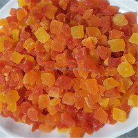 Gedroogde zoete papaja in blokjes Kleurrijk fruit in blokjes Fruit in blokjes Congee Bloemenfruitthee Havermout Fruitvulling Jam Klaar om te eten
