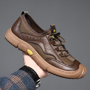Chaussures décontractées pour hommes en mesh respirant marron, à enfiler, confortables et antidérapantes pour les loisirs - Product Image 1