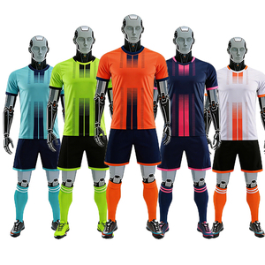 Maillots de football personnalisés unisexes pour adultes, saison 25/26, 100 % polyester, antibactériens, anti-humidité, équipe personnalisée pour les fans - Product Image 1