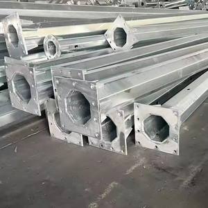 Maßgefertigter Achteckiger 5m 6m 8m 10m 12m 15m Feuerverzinkter Metall-Außenlampenmast für LED-Solarstraßenbeleuchtung - Product Image 1