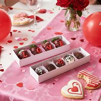 TEMLQPACK Fournitures d'emballage alimentaire de qualité supérieure pour boulangerie, lot de 12 boîtes longues transparentes avec fenêtre pour macarons aux fraises enrobées de chocolat blanc